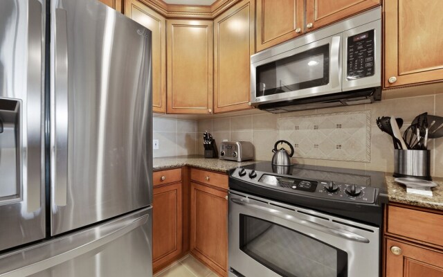 Rvh_323r Classic 3 Bedroom Condo