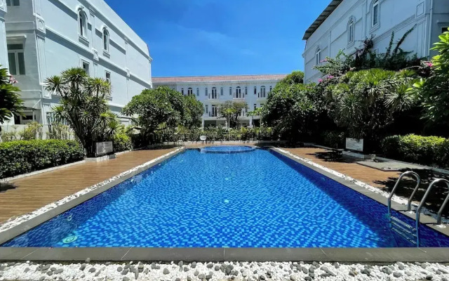 Aroma Luxury Villa