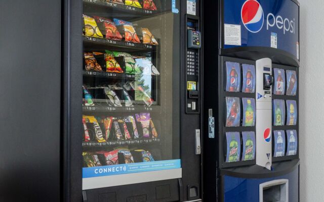 Super 8 by Wyndham Turlock