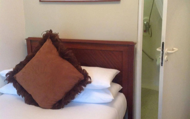 Oak Lodge Hotel