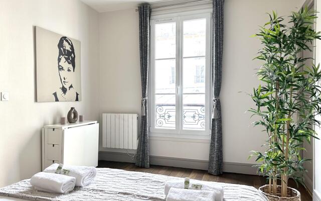 B 2065 -  Arc de Triomphe - Appartement familial
