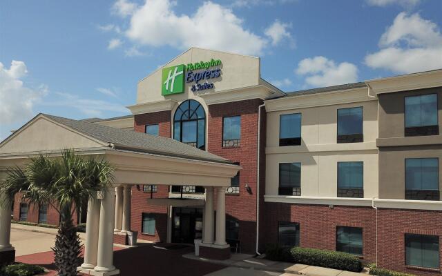 Holiday Inn Express & Suites Hearne, an IHG Hotel