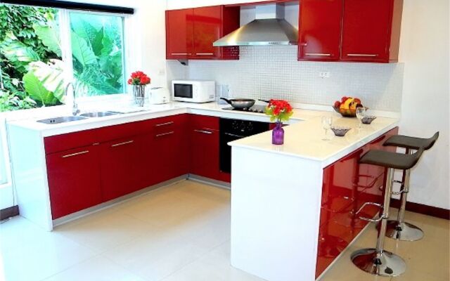 Sunrise 3 bedrooms Spacious Apartment In Nai Harn