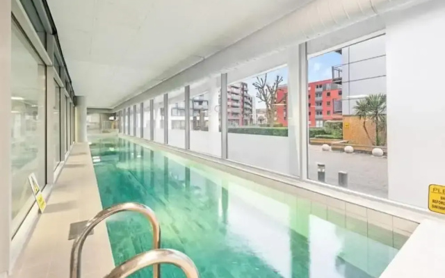 1br-4guests-pool-gym-parking-neargreenwich