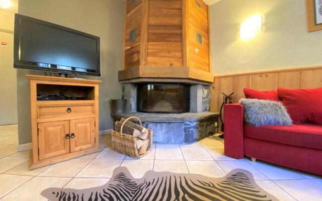 Chalet in Morzine Sleeping 12 with Sauna