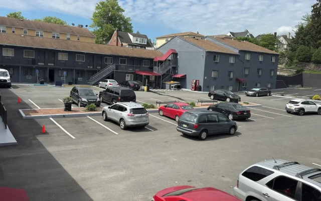 Belleville Motor Lodge