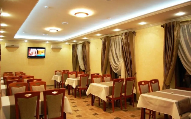 Hotel Forward Pool&Sauna