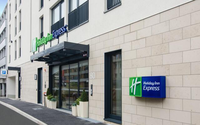 Premier Inn Duesseldorf City Centre Hotel
