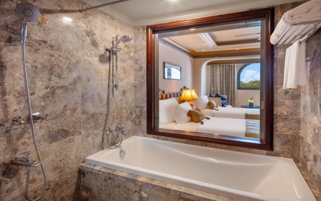 Silk Path Grand Hue Hotel