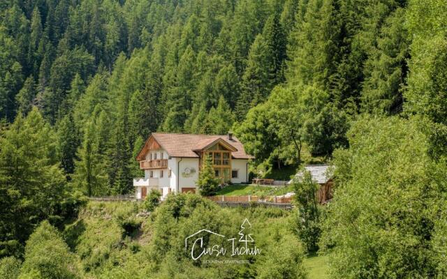 Ciasa Iachin Mountain Apartment