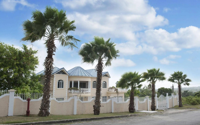 Celebrity Villa Jamaica