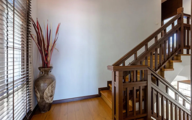 5 Bedroom Pool Villa Close To Town H5