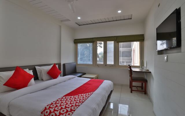 OYO 11543 Hotel Panchsheel