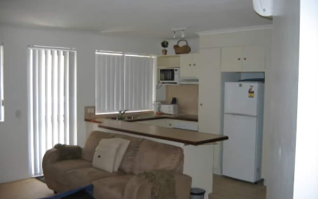 Beachside Court Holiday Apartments