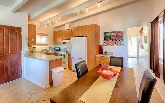 Rosemont Duplex (upper level)