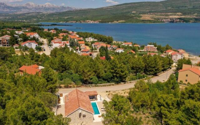 Wonderful Holiday Home in Pridraga with Wellness