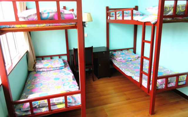 25 Four Seasons Youth Hostel