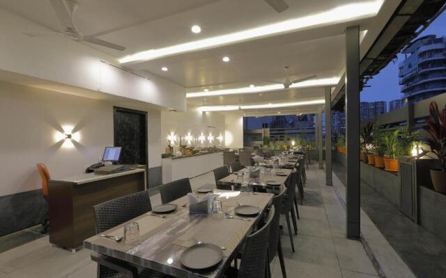 Hotel Ariana Residency