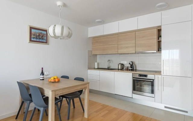 Apartment Diva, a nice condo with free parking