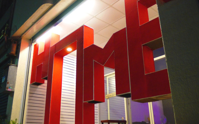 Free & Slow - Hostel