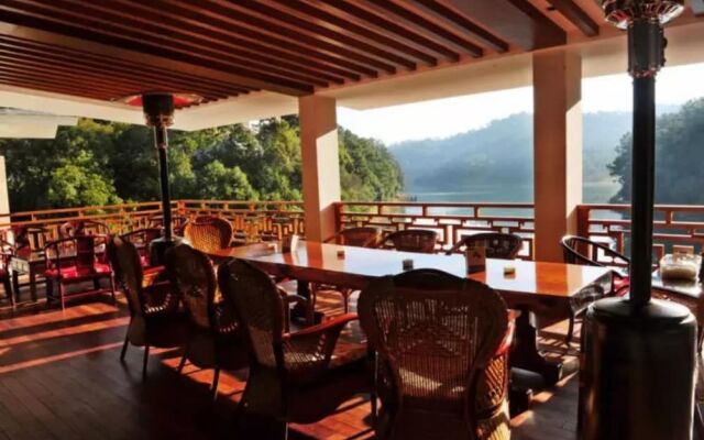 Puer Mei Zi Lake Hotel & Resorts