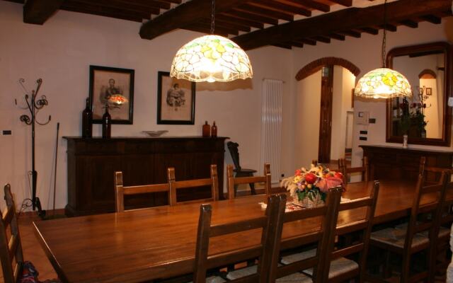 Wonderful private villa with private pool, A/C, WIFI, TV, pets allowed and parking, close to Are...