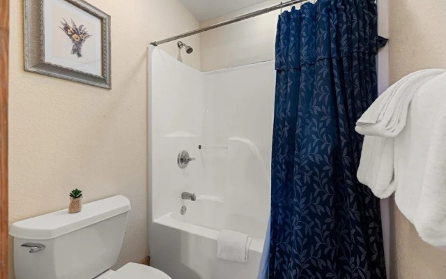 Poplar Point Condo Unit 12E - Three Bedroom Condo