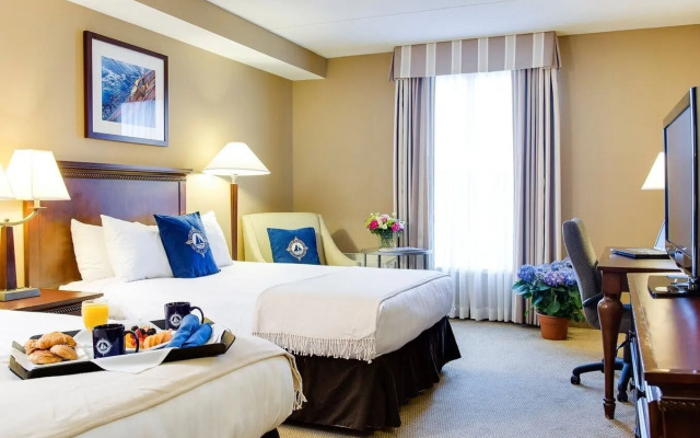 Salem Waterfront Hotel & Suites
