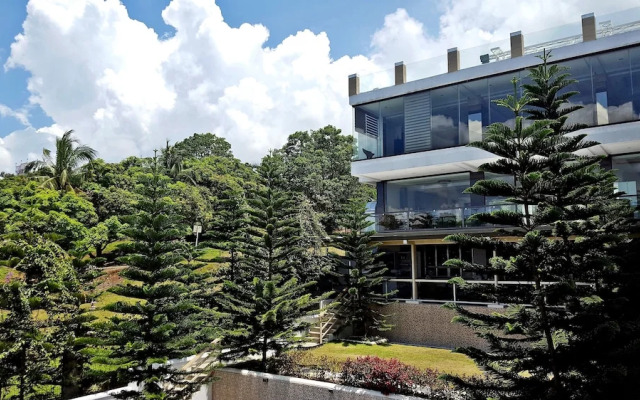 Splash Suites Hotel Tagaytay