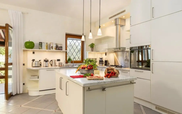 Villa Adisa 8 Emma Villas