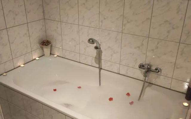 Apartment Wesseling Nauerz