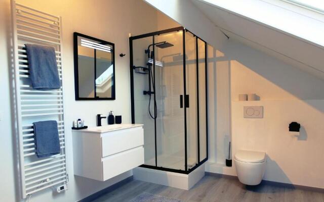 Apartment with One Bedroom in Waterloo, with Wifi