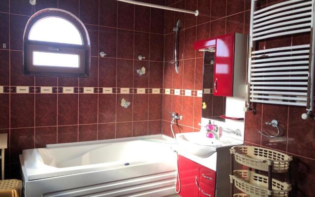 Laguna Villa - Pool, Sauna, Events - at Bazaleti Lake