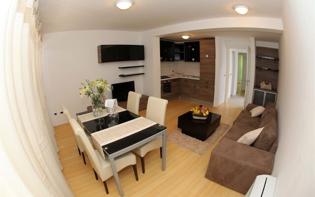 Falkenstainer Apartments Pertcane