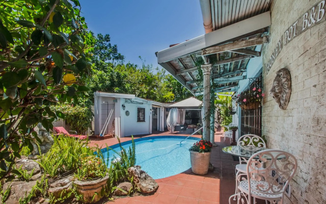 HoneyPot Guesthouse