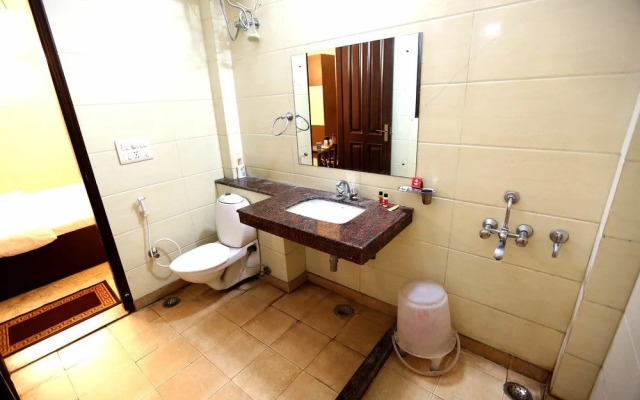 OYO Rooms Jaipuria Mall, Indirapuram