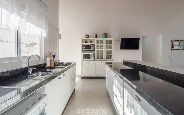 5BR House w/ Gourmet Area 400m From Beach Rfi0316