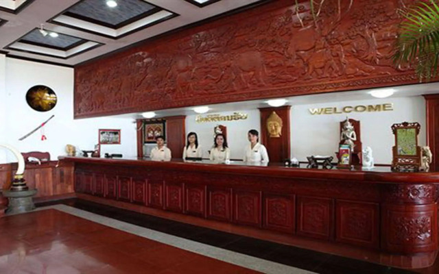 Vansana Riverside Hotel