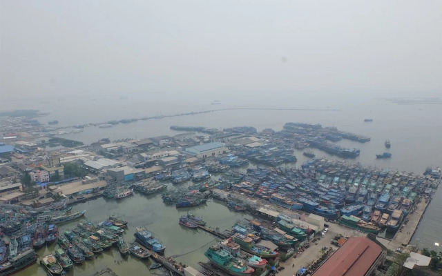 Green Bay Pluit Apartment with Sofa Bed