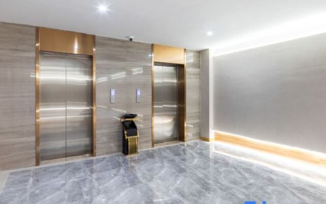 Starway Hotel (Tongliao Mingren Avenue)