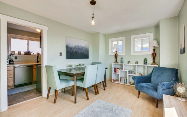 Pet-friendly Pittsburgh Home: 3 Mi to Downtown!