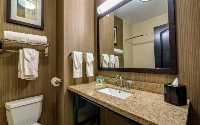 Holiday Inn Express Hotel & Suites Huntsville by IHG