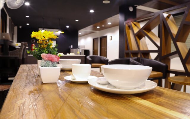 Sabai Hotel and Hostel