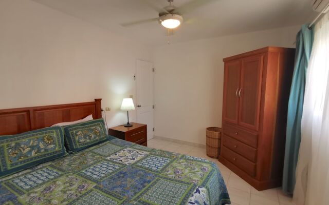Los Corales Tropical Beach Resort & SPA