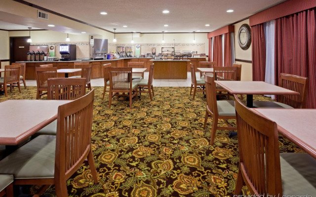 Country Inn & Suites by Radisson, Coon Rapids, MN