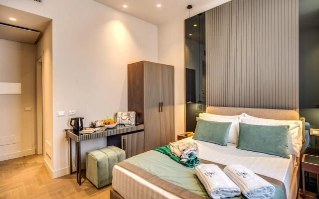 Hotel 77 Seventy-Seven