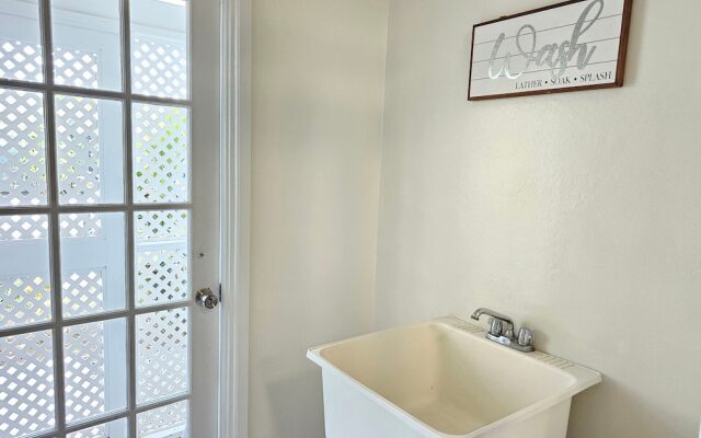 Bay View #2 2 Bedroom Townhouse by RedAwning