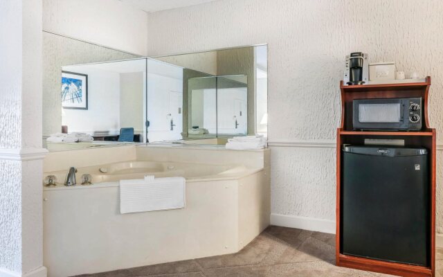 The Blu Hotel Blue Ash Cincinnati, Ascend Hotel Collection