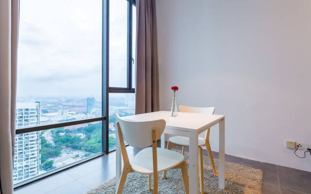Luzzeri Suite Empire Damansara