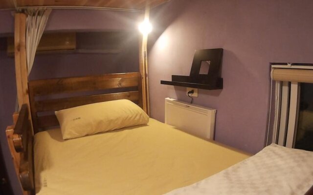 On Board Hostel